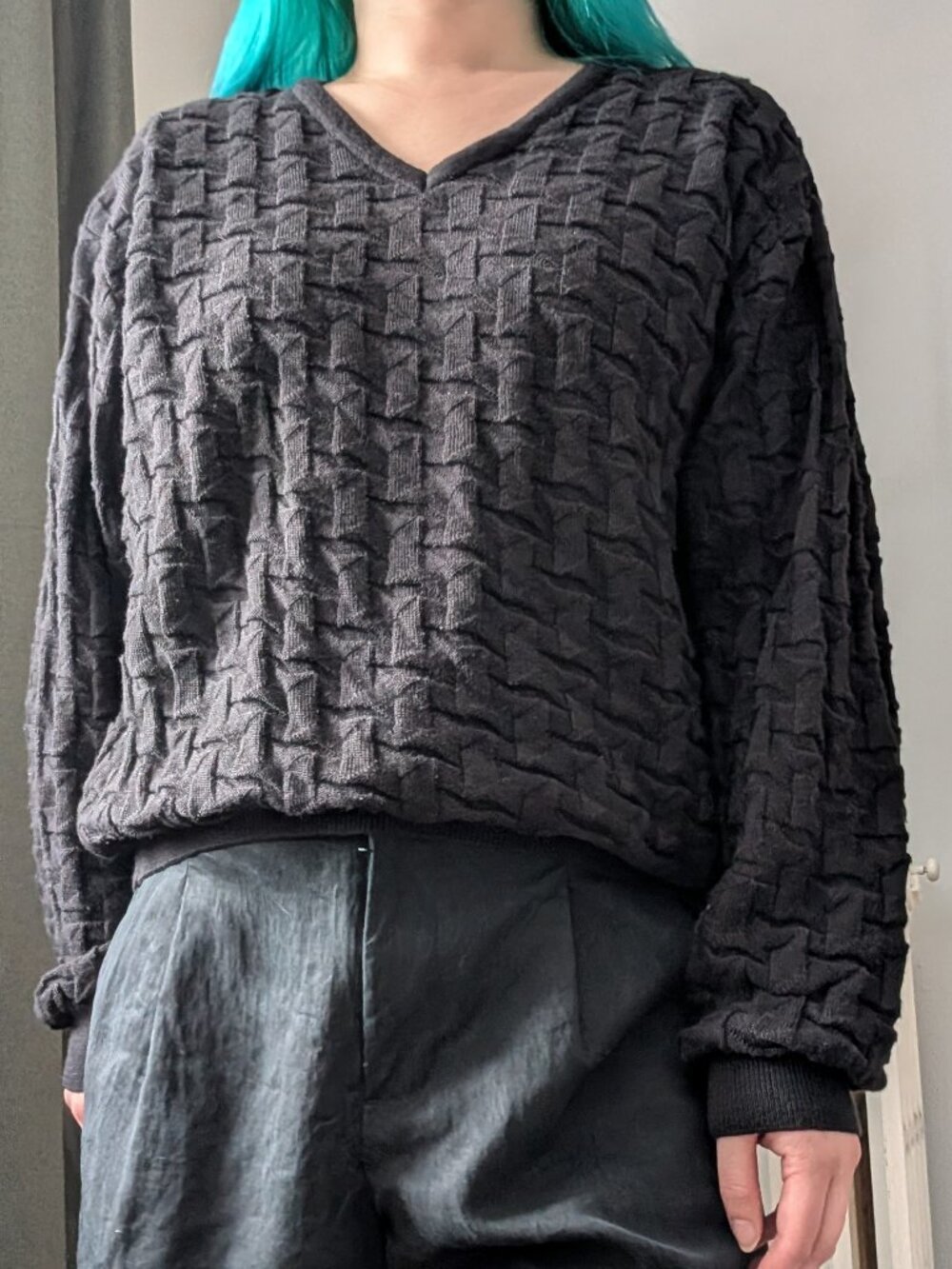 Wool 3D knit textured sweater - Medium